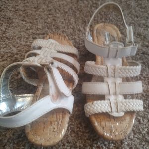 Girl's American Eagle leather sandals